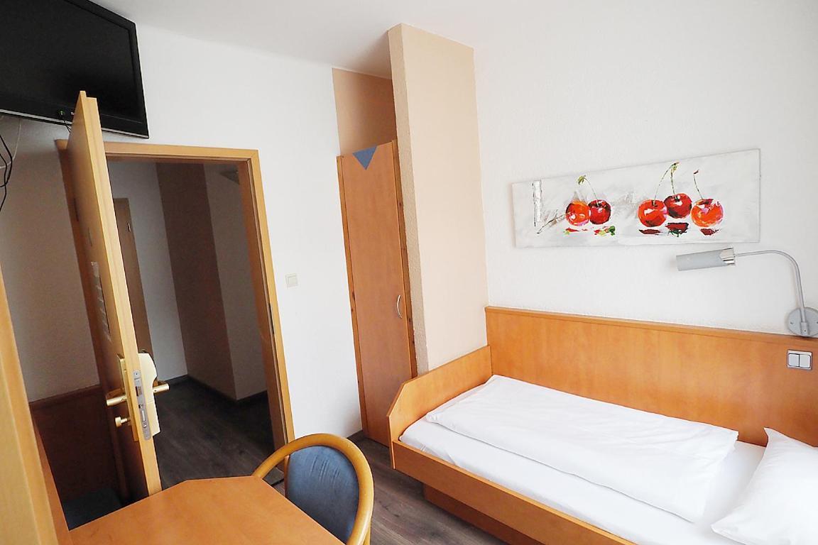 Hotel Europa - Restaurant Ruesselsheim Ngoại thất bức ảnh