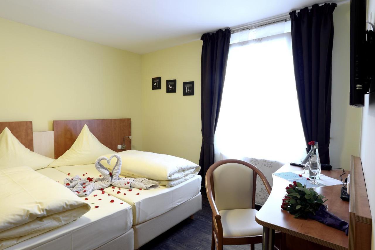Hotel Europa - Restaurant Ruesselsheim Ngoại thất bức ảnh